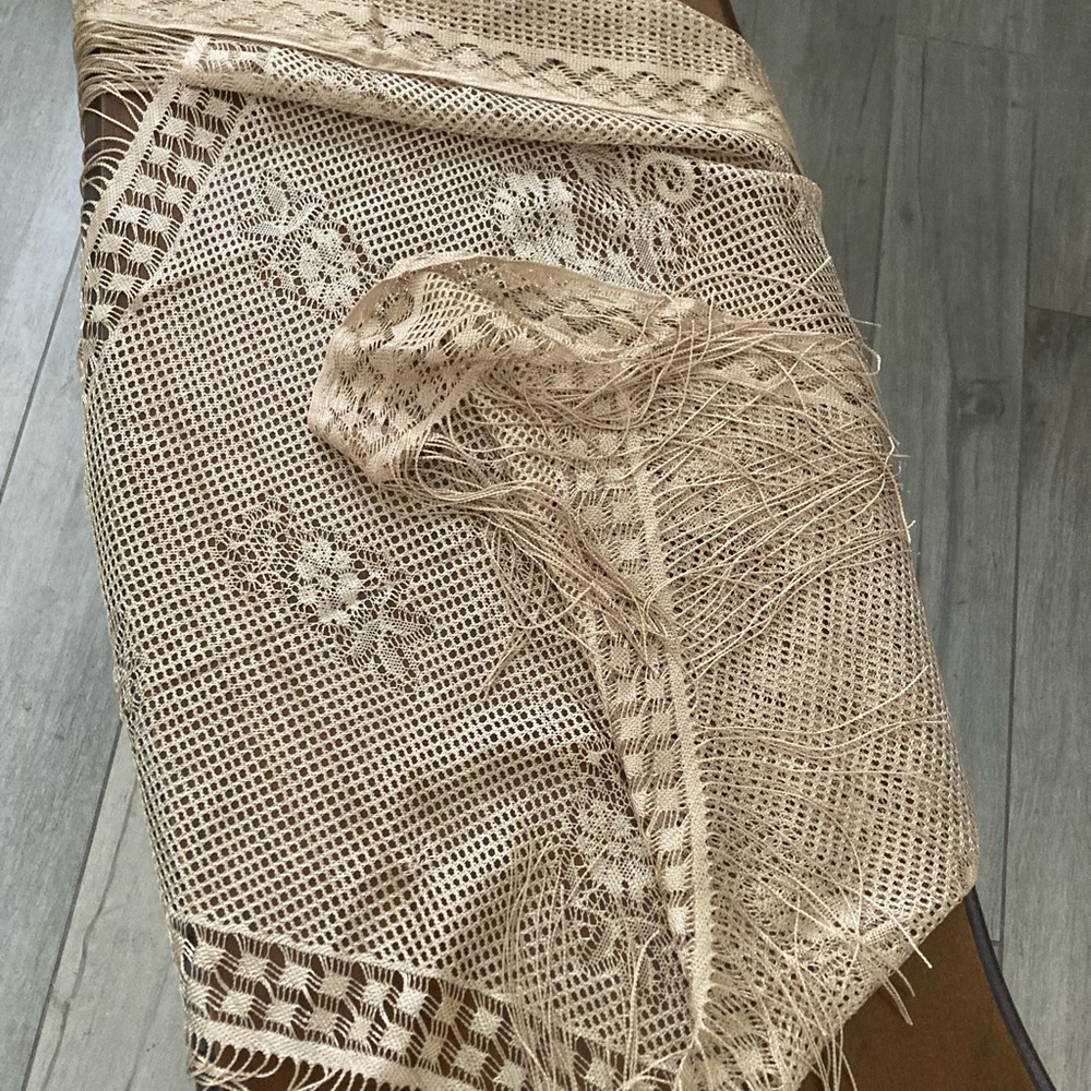 Elegant Cream Lace Scarf